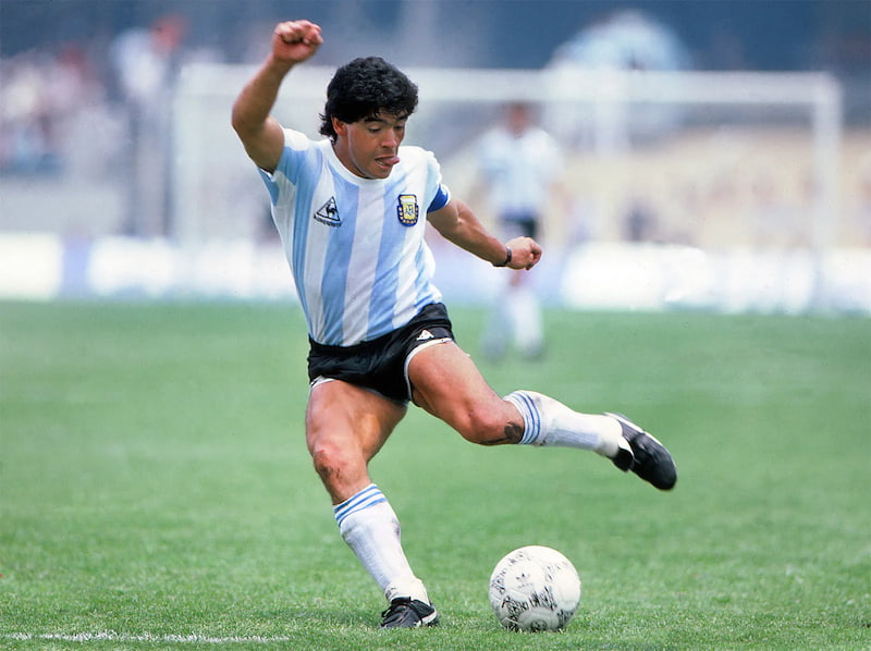 Diego Maradona - thiên tài bóng đá Argentina với “Bàn tay của Chúa”