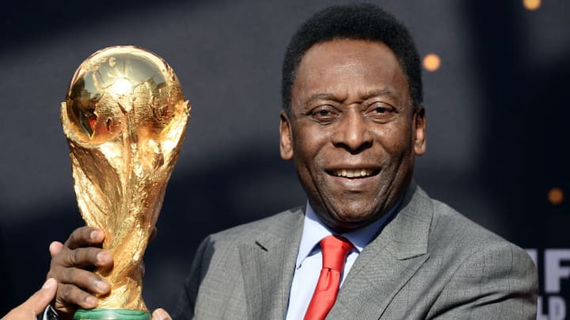 Pele - huyền thoại bóng đá Brazil - cầu thủ vĩ đại nhất World Cup